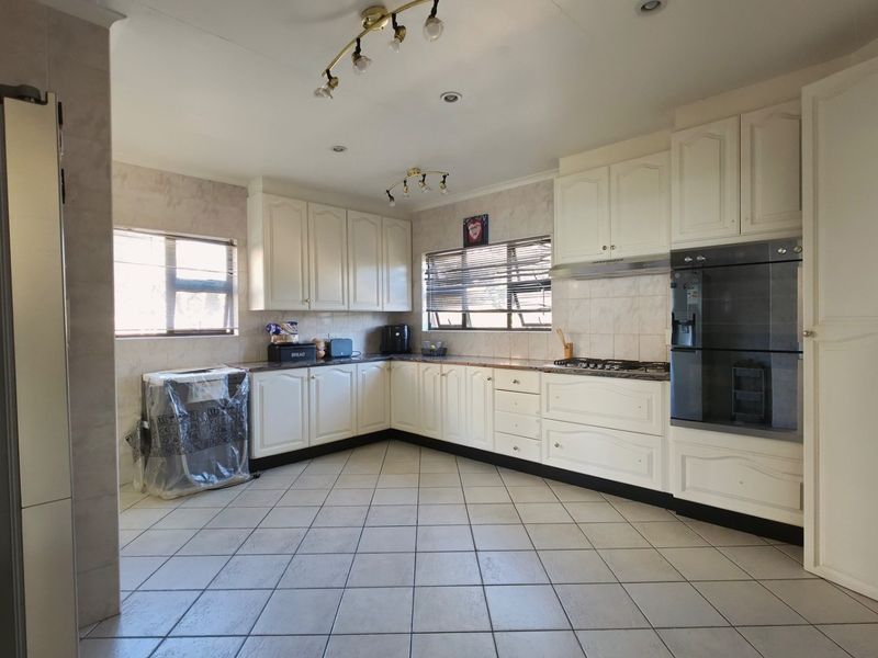 House To Rent in Constantia Kloof, Roodepoort - Photo 5