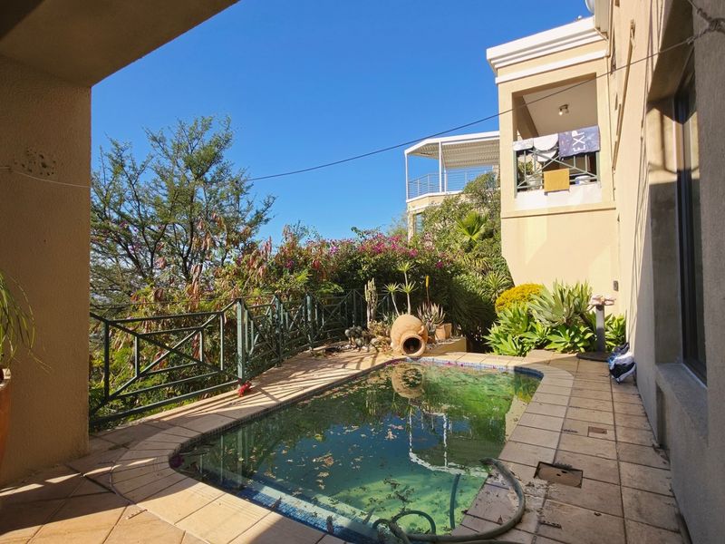 House To Rent in Constantia Kloof, Roodepoort - Photo 1