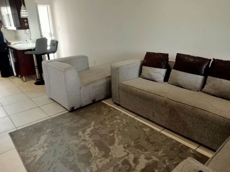 Modern, spacious 3 bedroom 2 bathroom apartment in secure estate - Photo 5