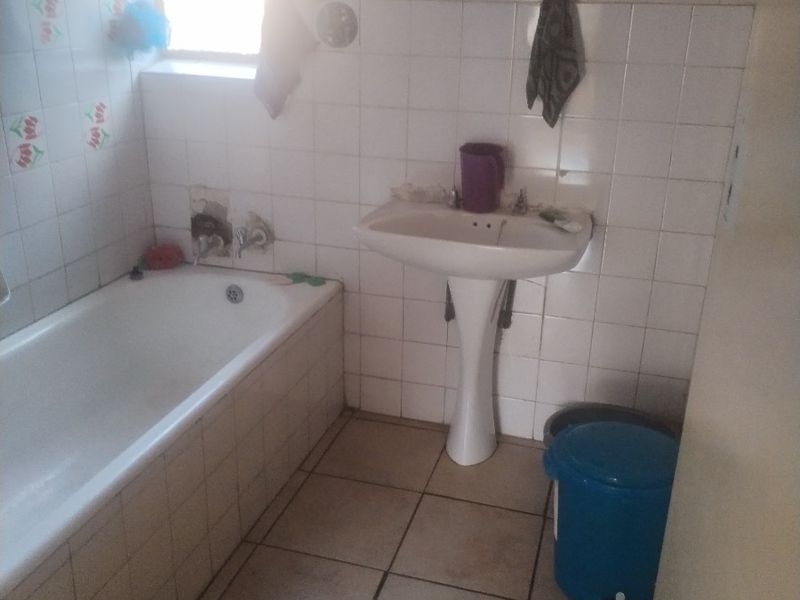 House For Sale in Sunnyridge, Newcastle, KwaZulu Natal - Photo 4