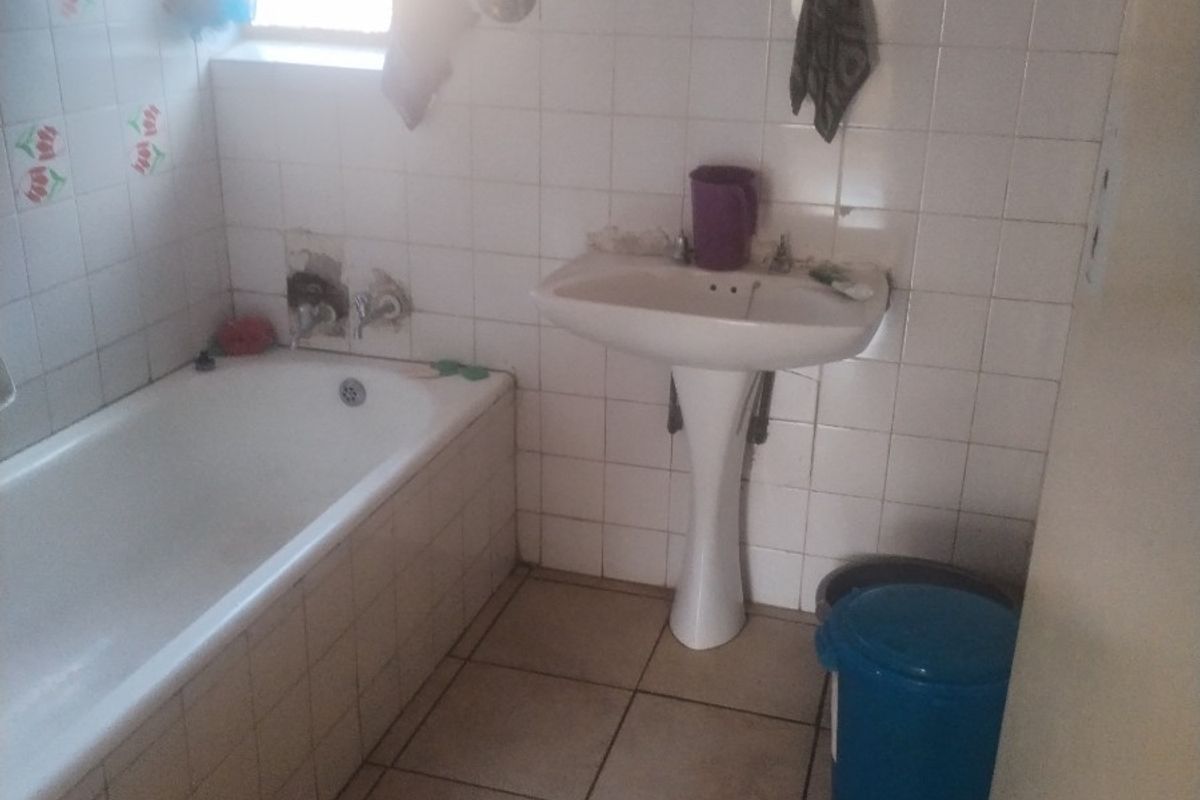House For Sale in Sunnyridge, Newcastle, KwaZulu Natal - Photo 4