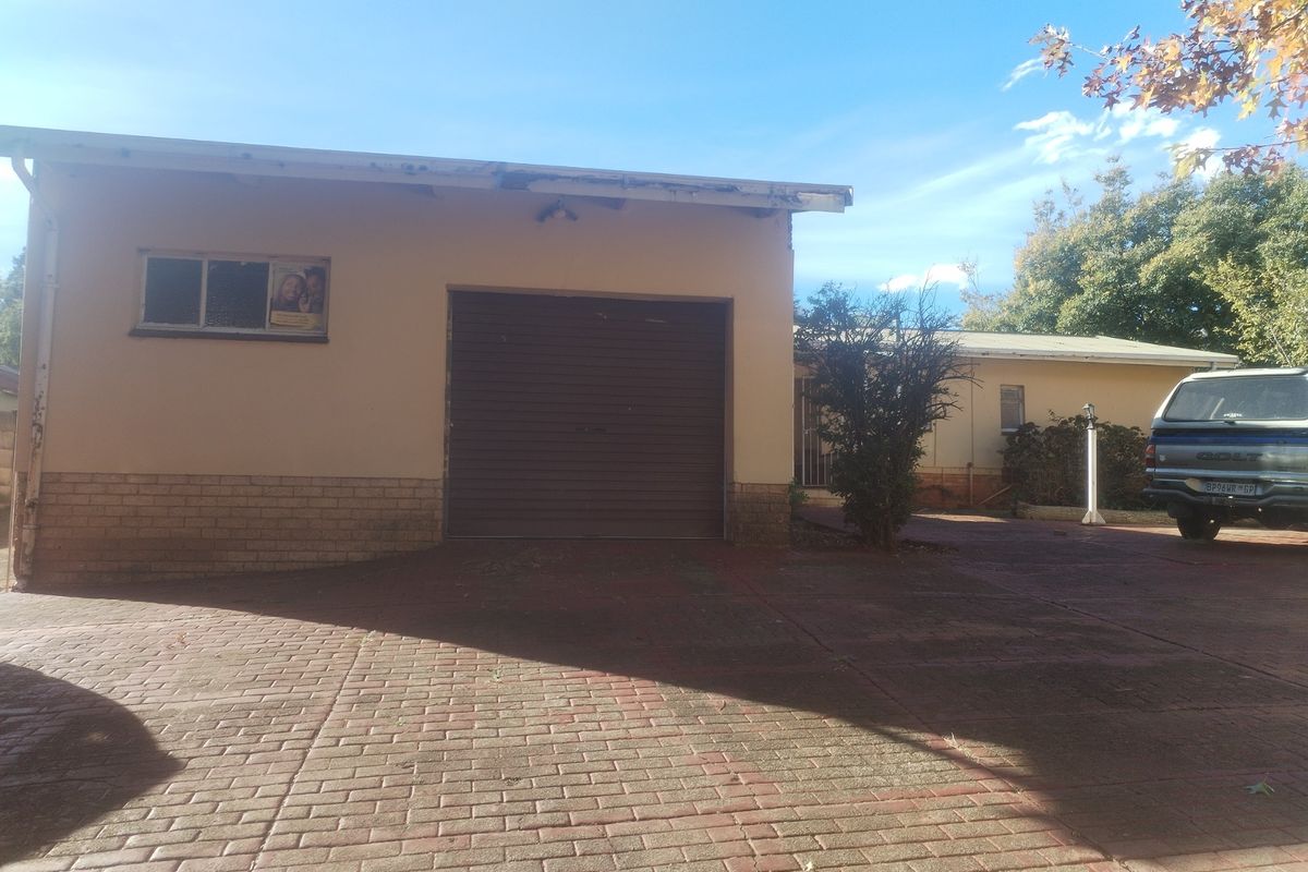 House For Sale in Sunnyridge, Newcastle, KwaZulu Natal - Photo 3