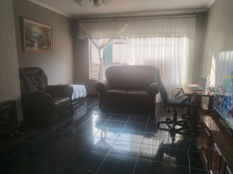 House For Sale in Sunnyridge, Newcastle, KwaZulu Natal - Photo 6