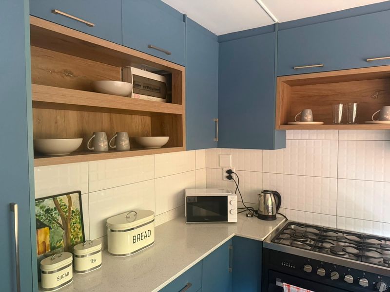 Rare find fully furnished 3 bedroom home in Glenmore - Photo 3