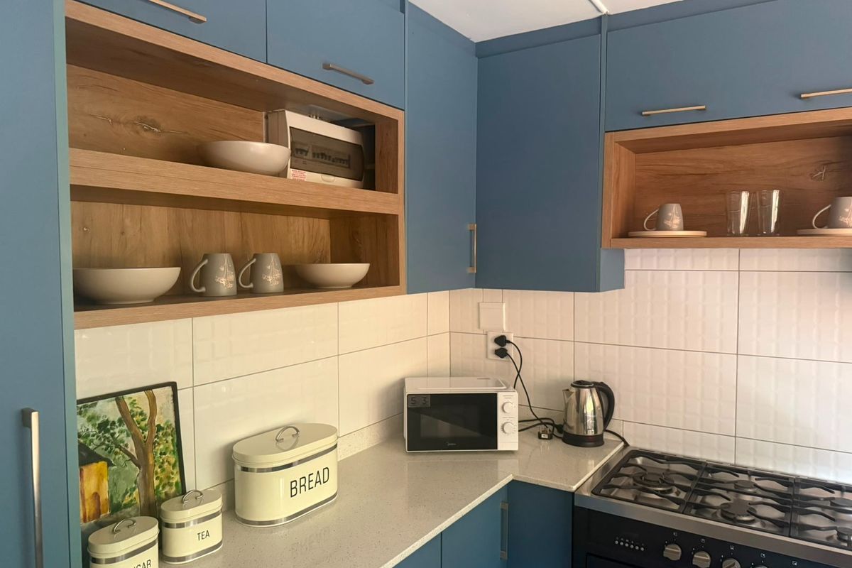 Rare find fully furnished 3 bedroom home in Glenmore - Photo 3