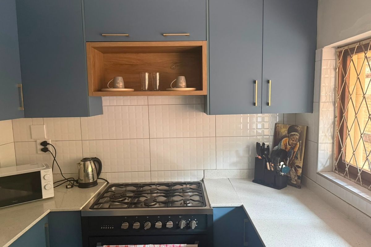 Rare find fully furnished 3 bedroom home in Glenmore - Photo 2