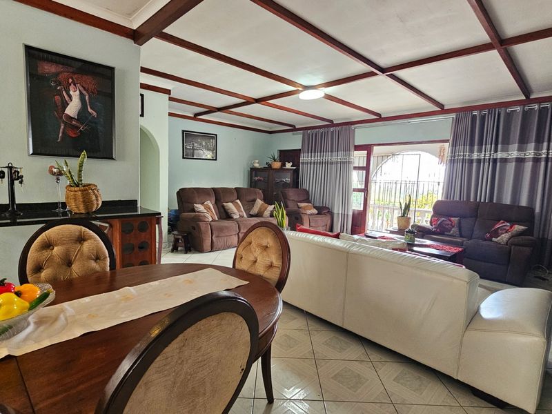 Spacious Family Home on Expansive Grounds with Scenic Views in Marburg - Photo 6