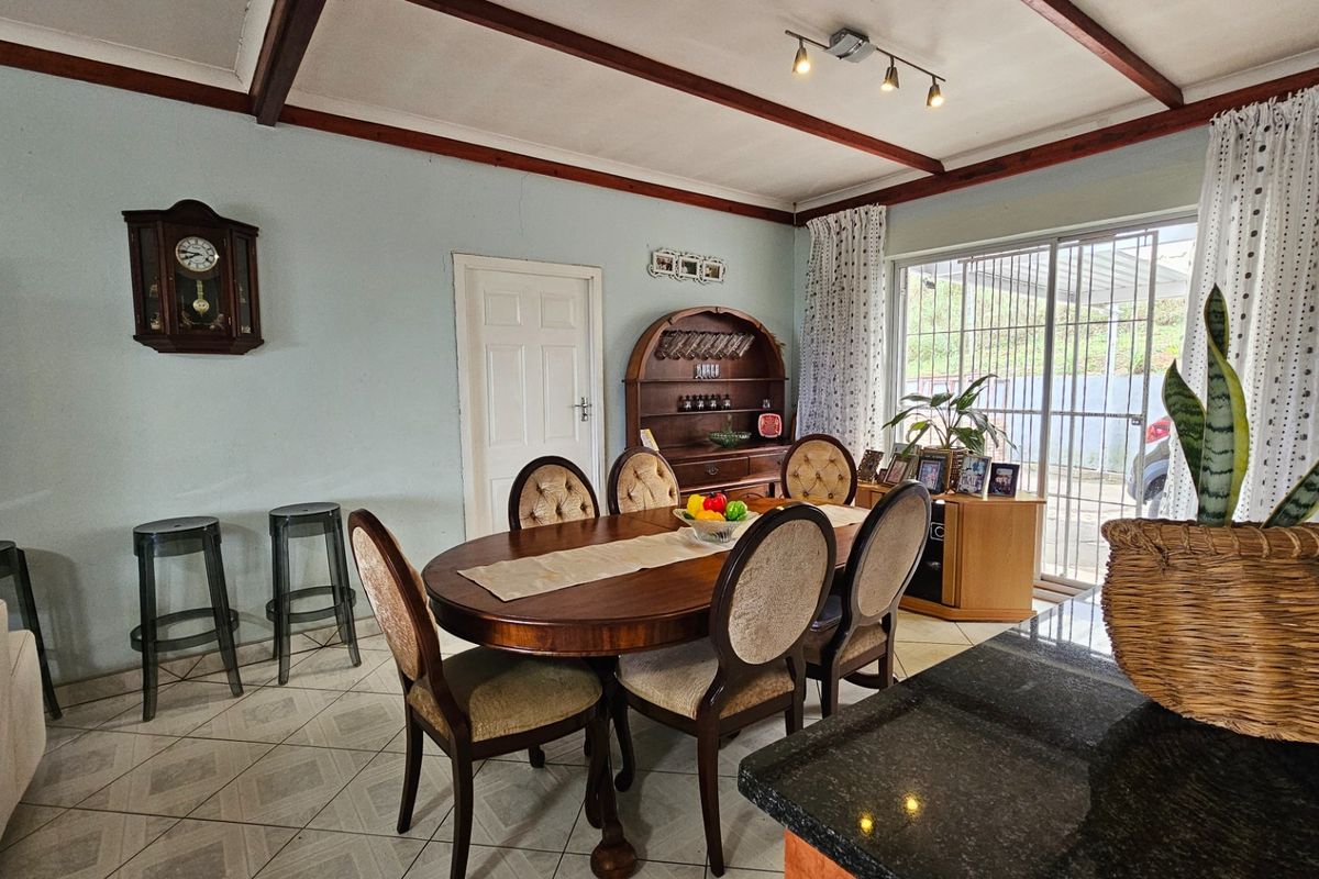 Spacious Family Home on Expansive Grounds with Scenic Views in Marburg - Photo 5