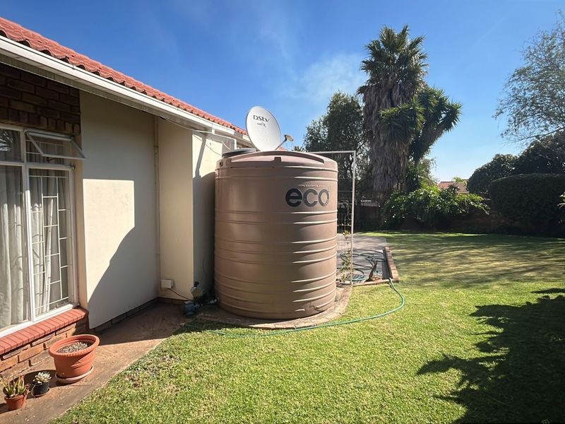 House For Sale in Rooihuiskraal, Centurion - Photo 3