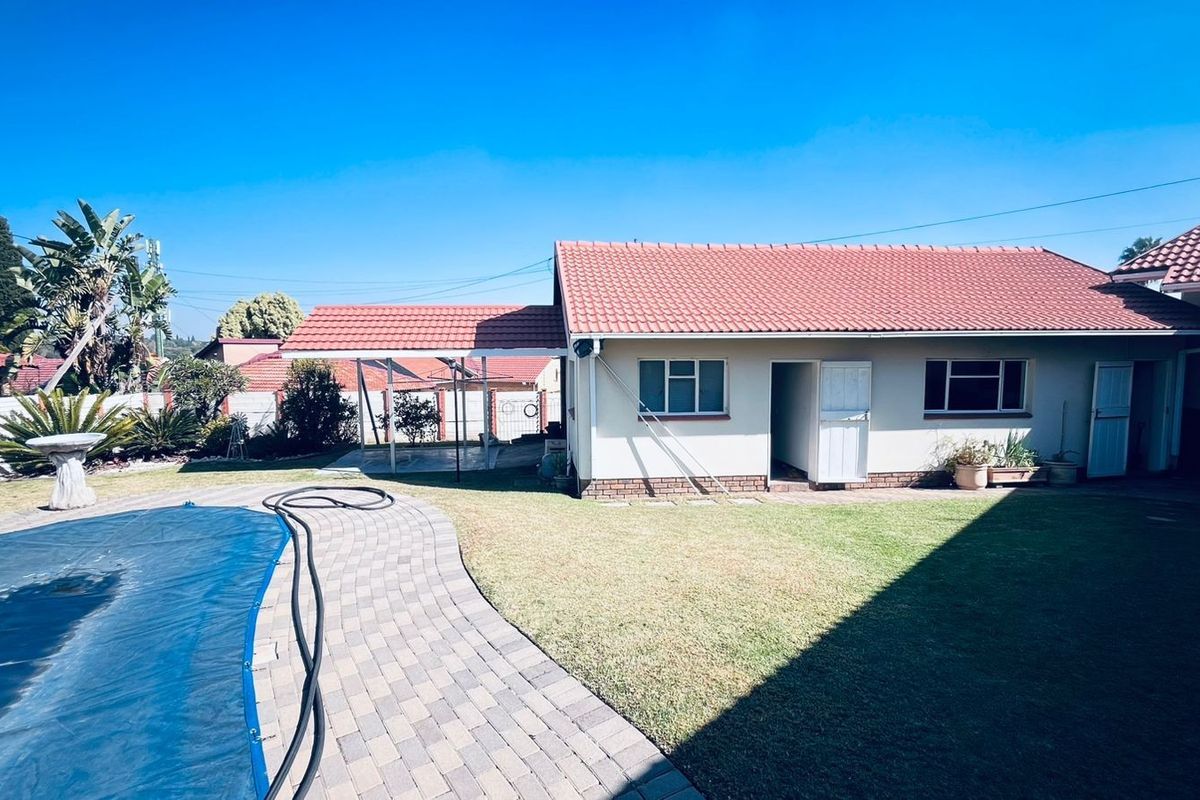 House For Sale in Rooihuiskraal, Centurion - Photo 4