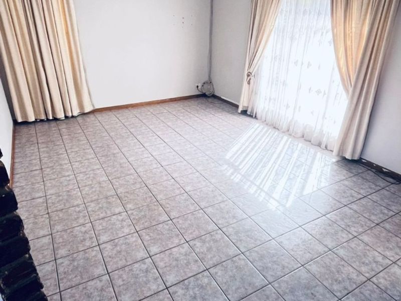 House For Sale in Rooihuiskraal, Centurion - Photo 7