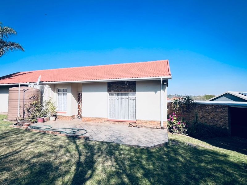 House For Sale in Rooihuiskraal, Centurion - Photo 6