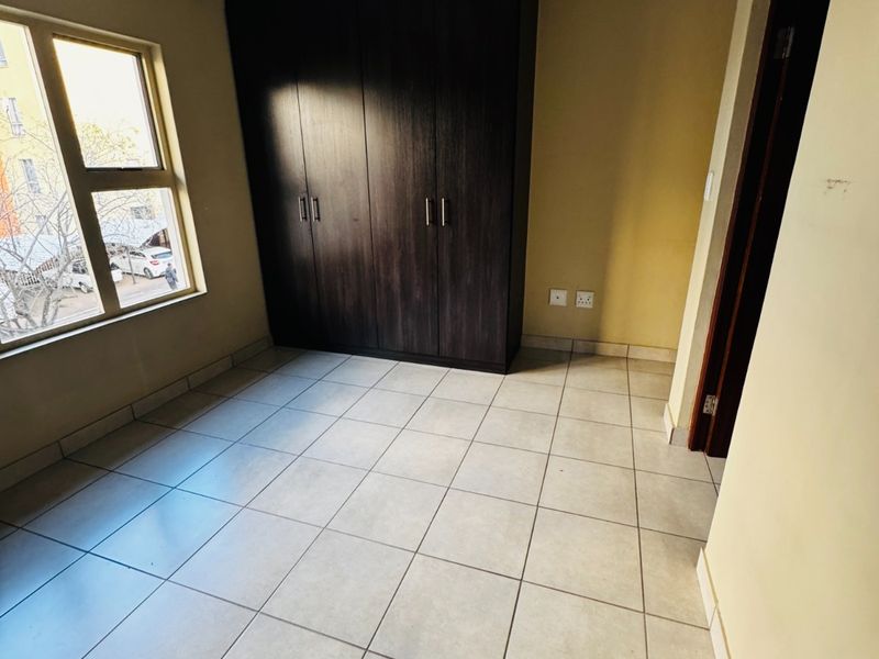 2 Bedroom,2 Bathroom Apartment for Rent in Noordwyk - Photo 9