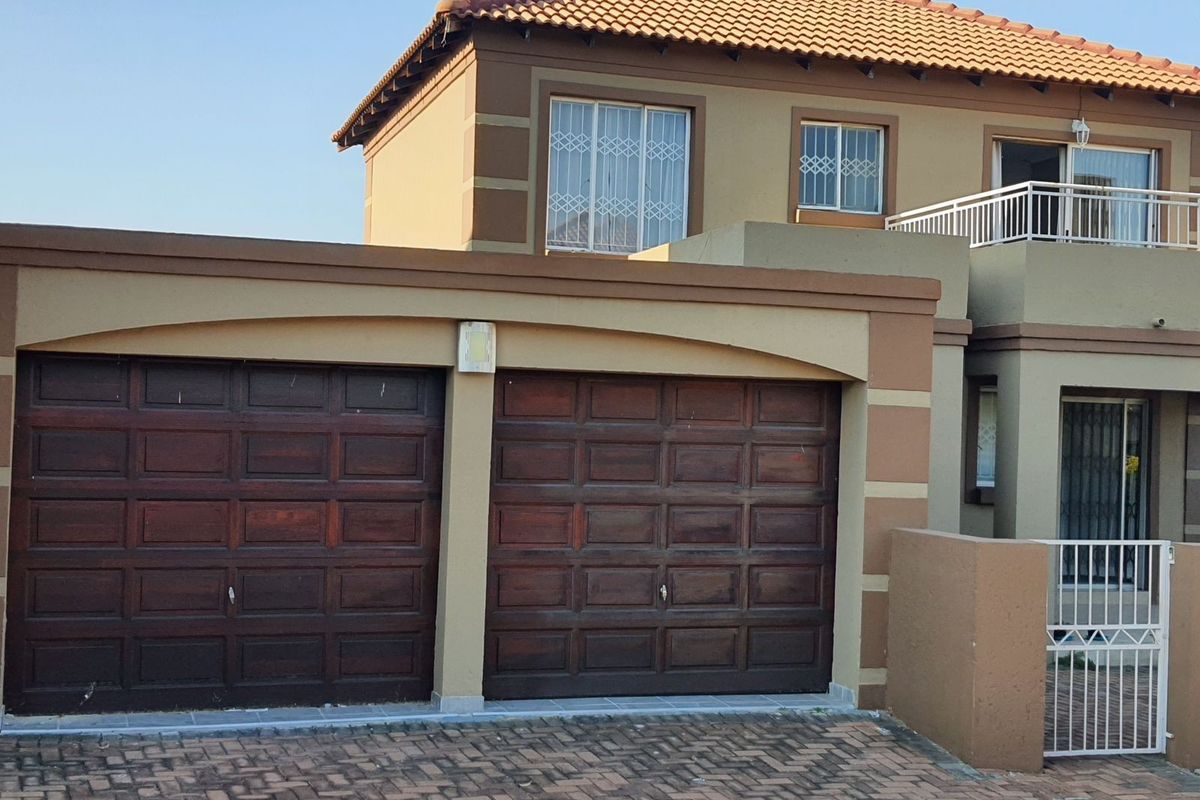 3 Bedroom ,2 Bathroom House for rent in Noordwyk - Photo 3