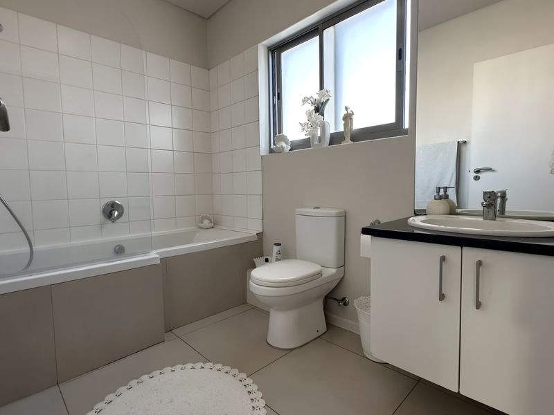 Duplex For Sale in Lane, Paarl - Photo 10