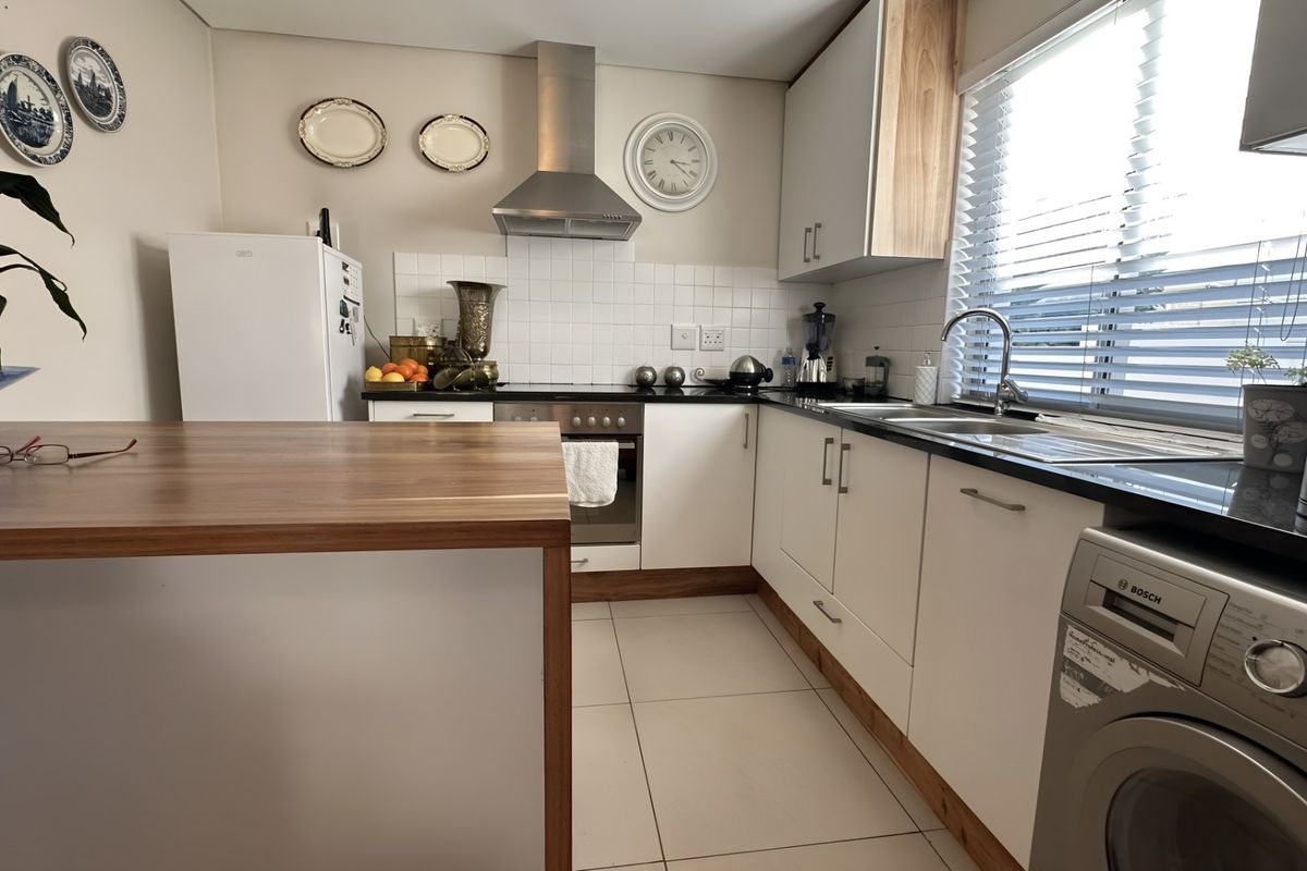 Duplex For Sale in Lane, Paarl - Photo 5