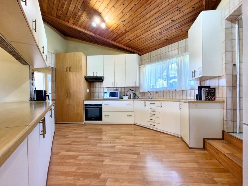 House SOLD in Loevenstein, Bellville - Photo 5
