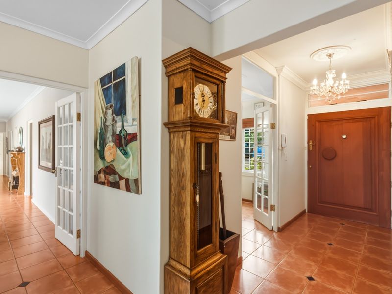 4 bed, 2.5 baths. An earthy brilliant family home set on the slopes of the Helderberg - Photo 9