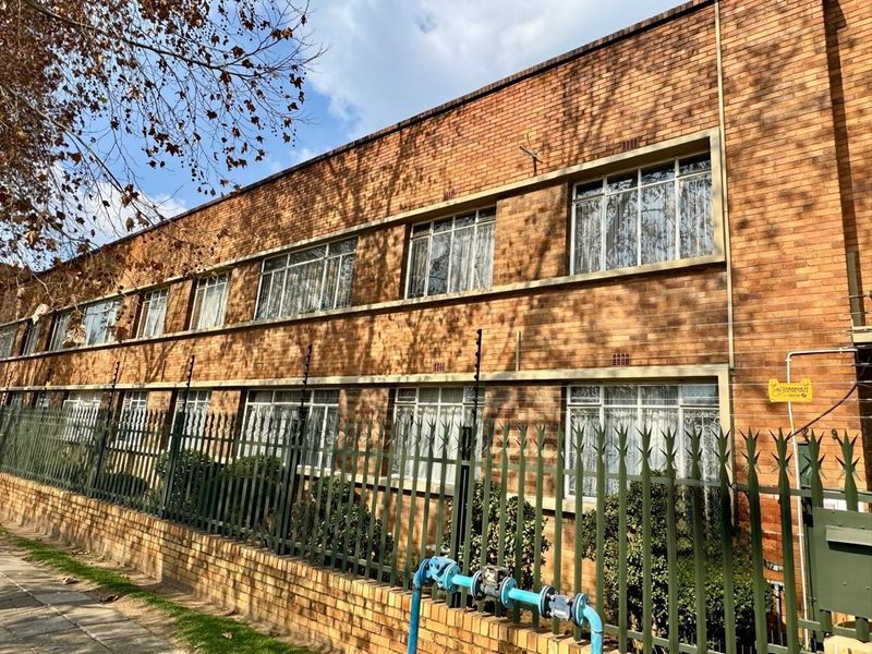 Urgent Apartment for Sale in Benoni Central, Benoni - Photo 1