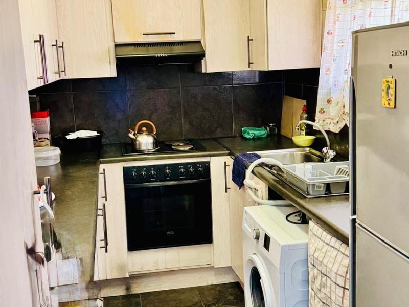 Urgent Apartment for Sale in Benoni Central, Benoni - Photo 5