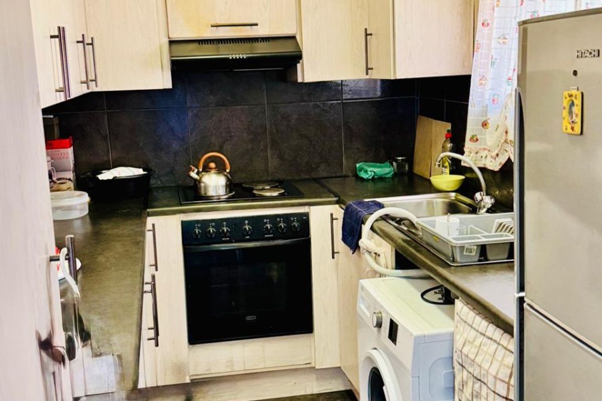 Urgent Apartment for Sale in Benoni Central, Benoni - Photo 5