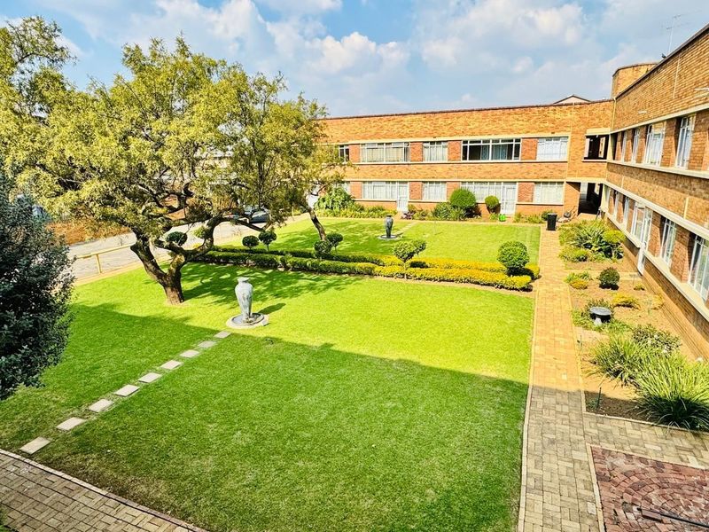 Urgent Apartment for Sale in Benoni Central, Benoni - Photo 2