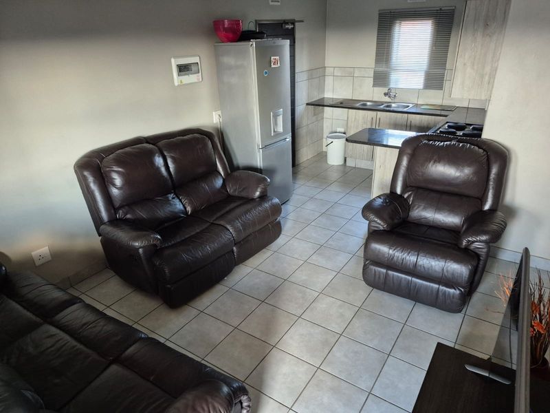 Modern 2-Bedroom Apartment For Sale in Heuweloord - Photo 4