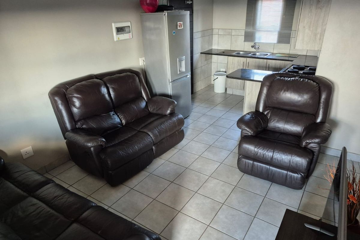 Modern 2-Bedroom Apartment For Sale in Heuweloord - Photo 4