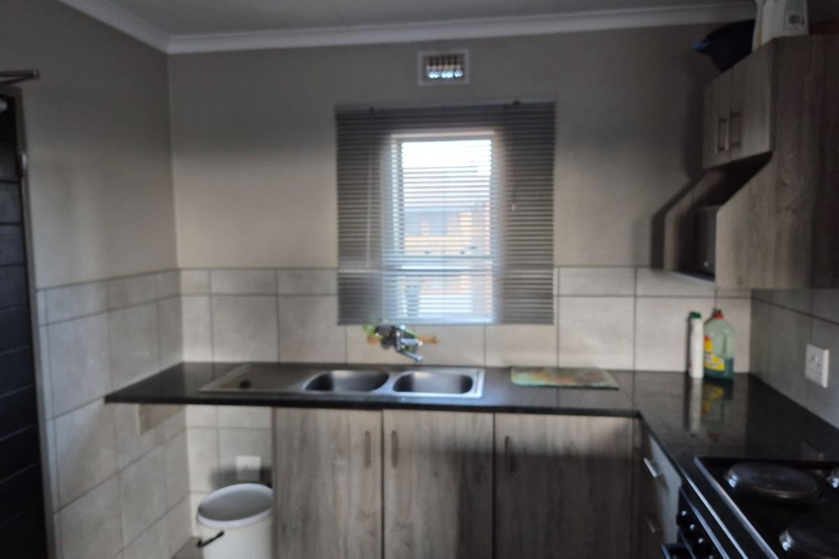 Modern 2-Bedroom Apartment For Sale in Heuweloord - Photo 3