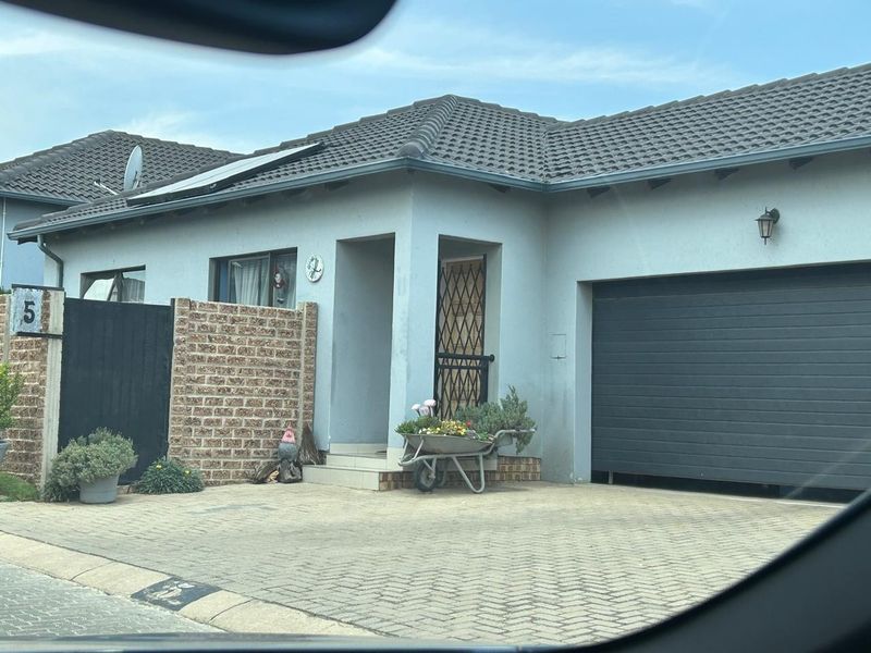 Safe Secure Estate -Rental -R13500-Urgent Rental- Available Immediately - Photo 2