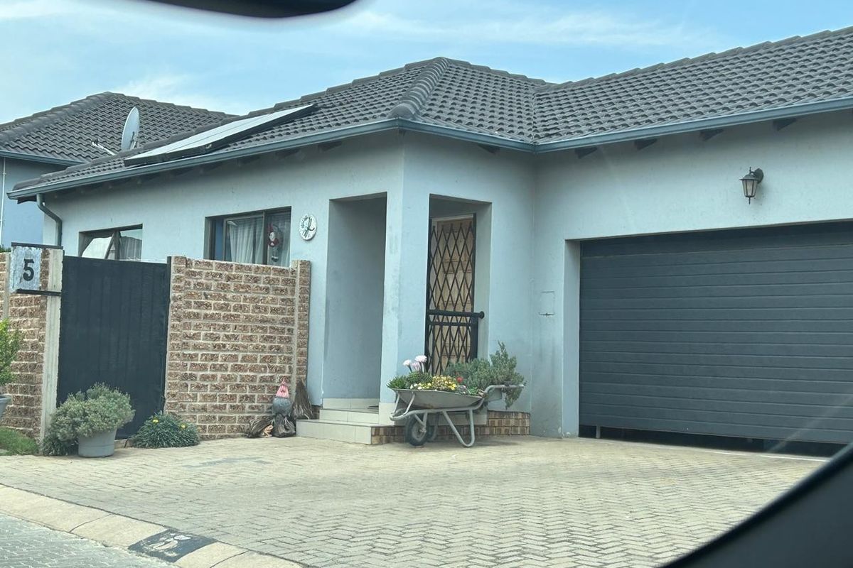 Safe Secure Estate -Rental -R13500-Urgent Rental- Available Immediately - Photo 2