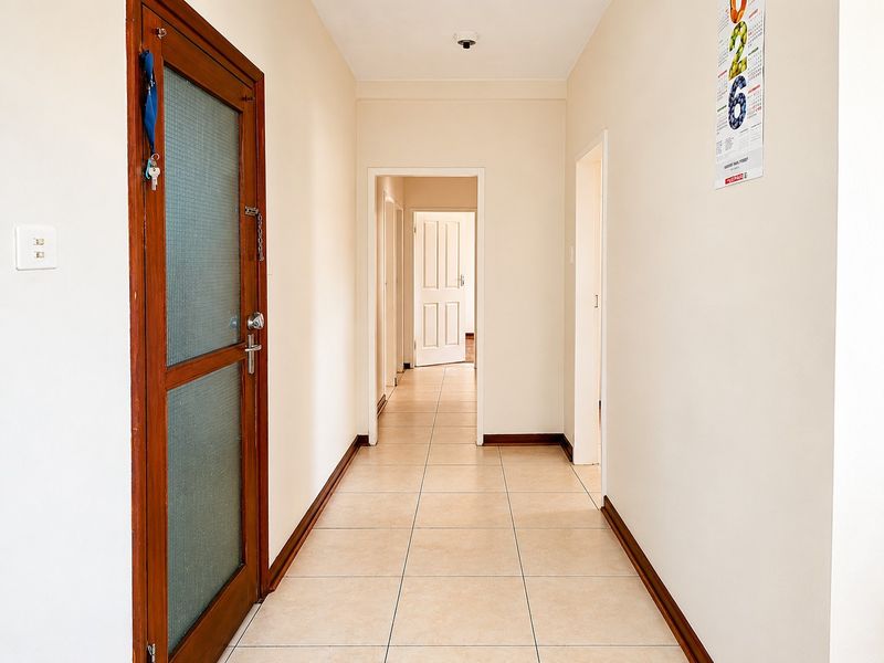 Spacious 2-Bedroom Apartment in Popular Casablanca - Ideal First Home or Investment - Photo 8