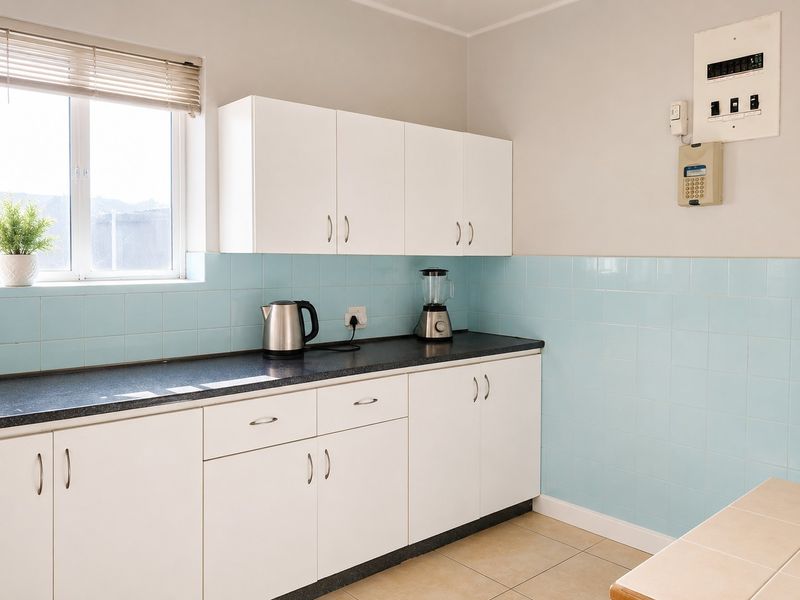 Spacious 2-Bedroom Apartment in Popular Casablanca - Ideal First Home or Investment - Photo 10