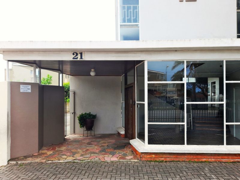 Spacious 2-Bedroom Apartment in Popular Casablanca - Ideal First Home or Investment - Photo 4
