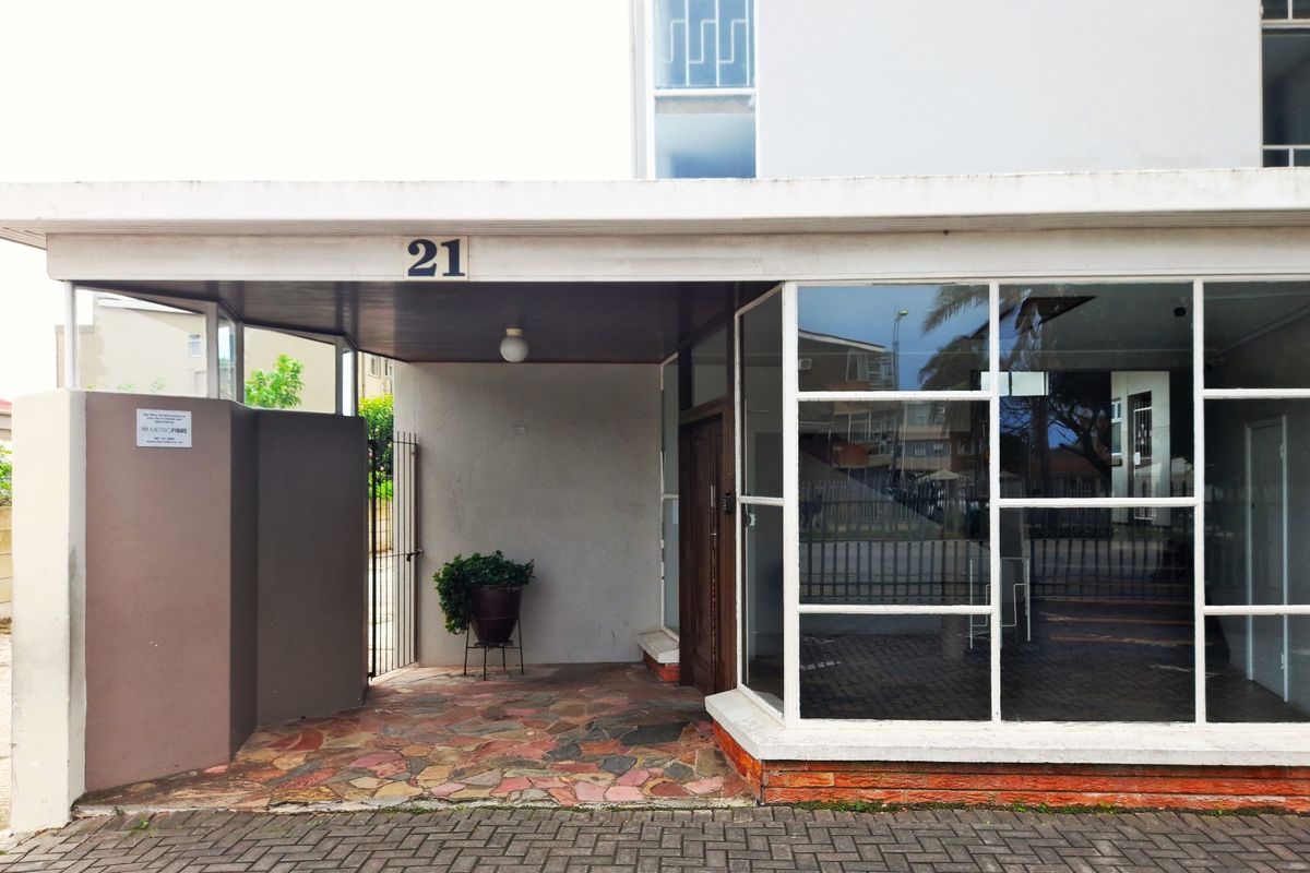 Spacious 2-Bedroom Apartment in Popular Casablanca - Ideal First Home or Investment - Photo 4