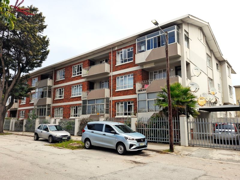 Spacious 2-Bedroom Apartment in Popular Casablanca - Ideal First Home or Investment - Photo 3