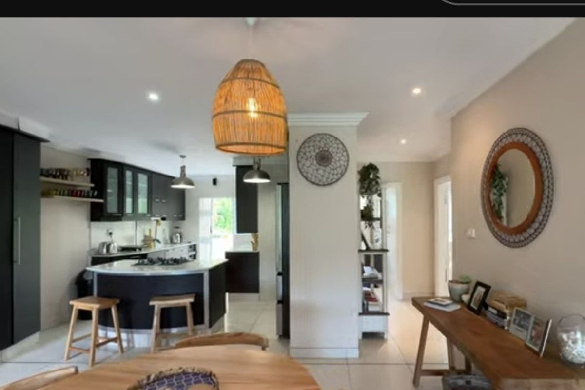 Townhouse For Sale in La Mercy, KwaZulu Natal - Photo 5