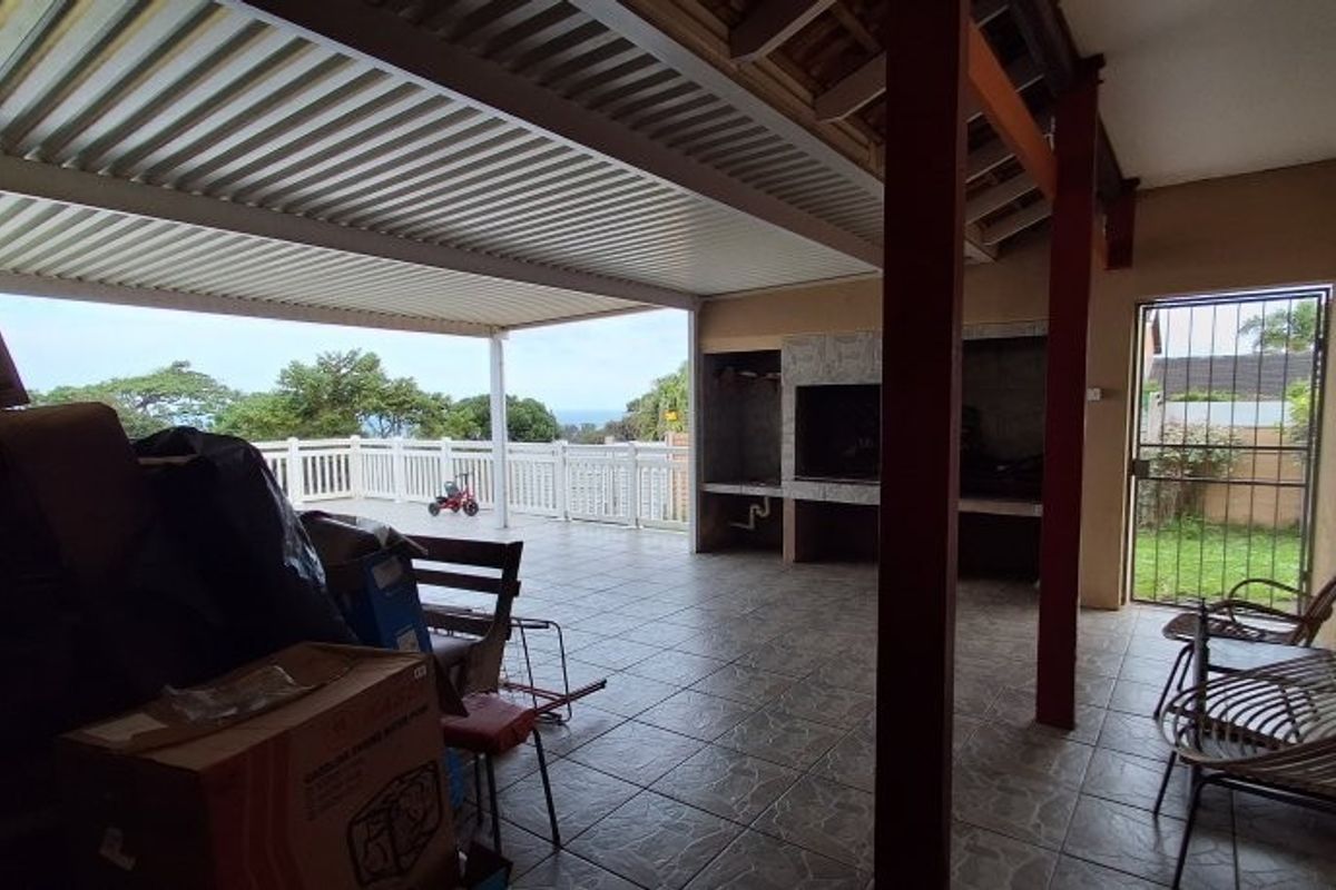Spectacular Ocean Views Meet Spacious Family Living Today - Photo 5