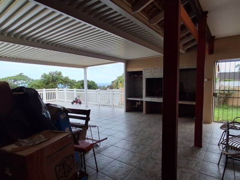 Spectacular Ocean Views Meet Spacious Family Living Today - Photo 5