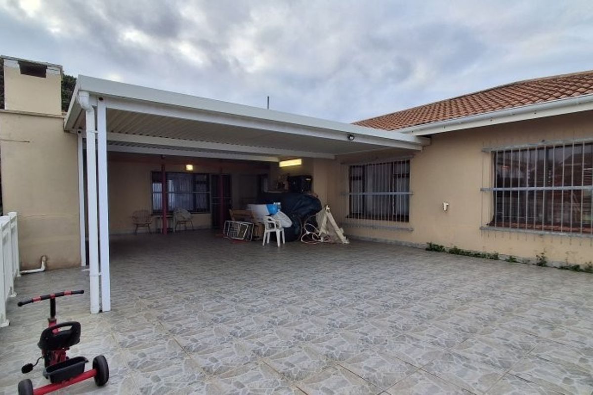 Spectacular Ocean Views Meet Spacious Family Living Today - Photo 2