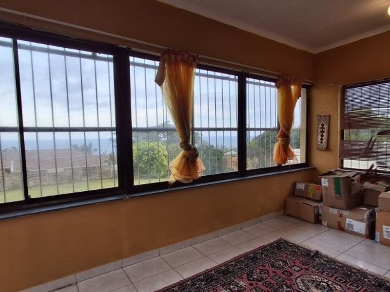 Spectacular Ocean Views Meet Spacious Family Living Today - Photo 7