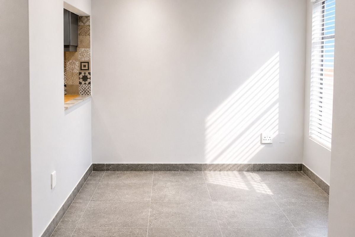 Modern, 2Bedroom Home in a Secure Complex Grassy Park - Photo 3