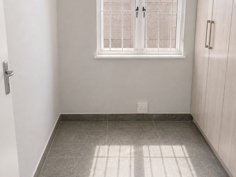 Modern, 2Bedroom Home in a Secure Complex Grassy Park - Photo 5