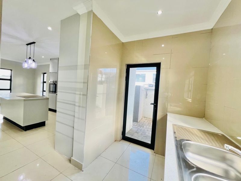 House For Sale in Zambezi Manor Lifestyle Estate, Pretoria - Photo 10