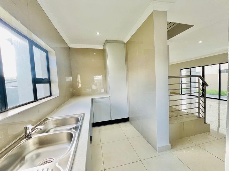House For Sale in Zambezi Manor Lifestyle Estate, Pretoria - Photo 9