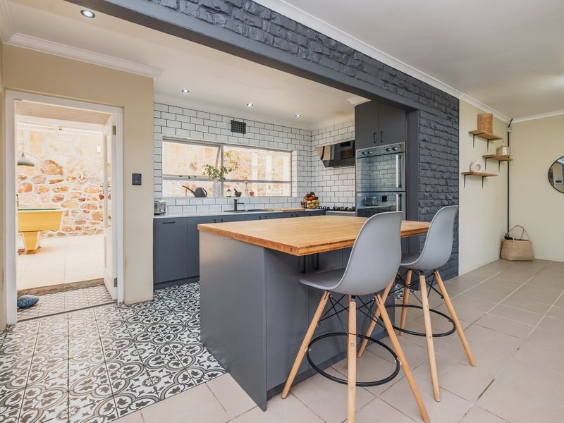 Mountainside Coastal Living with Panoramic Valley and Ocean Views in Fish Hoek - Photo 4