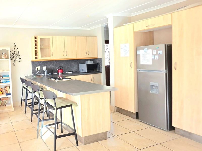 EXCLUSIVE MANDATE: Luxury,  Canal-Front   | Minutes from the Beach | Marina Martinique, Jeffreys Bay - Photo 9