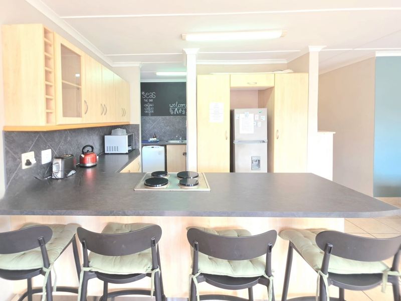 EXCLUSIVE MANDATE: Luxury,  Canal-Front   | Minutes from the Beach | Marina Martinique, Jeffreys Bay - Photo 6