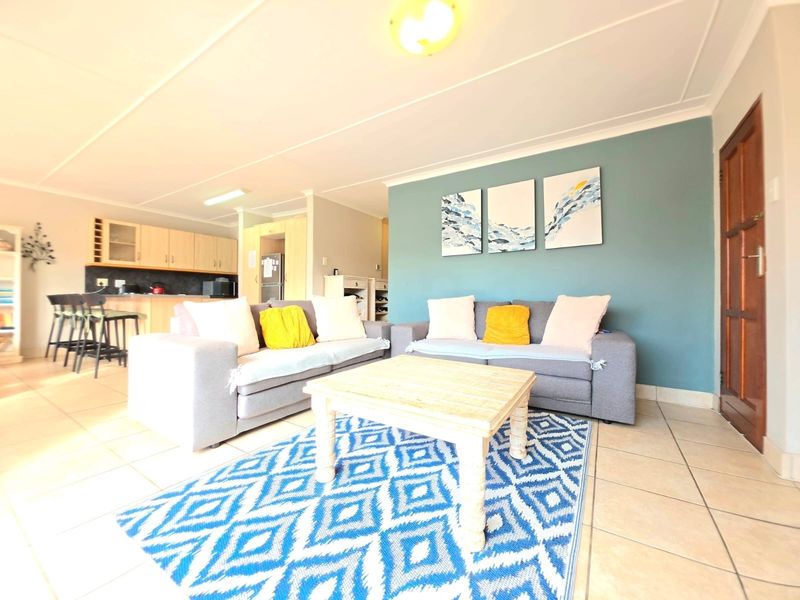 EXCLUSIVE MANDATE: Luxury,  Canal-Front   | Minutes from the Beach | Marina Martinique, Jeffreys Bay - Photo 4
