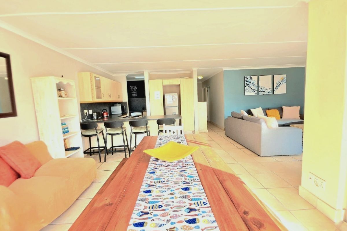 EXCLUSIVE MANDATE: Luxury,  Canal-Front   | Minutes from the Beach | Marina Martinique, Jeffreys Bay - Photo 5